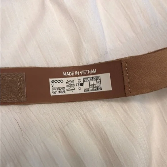 Ecco Flowt Tan and Cream Sandals- size EU 40 (US 9-9.5) - Picture 6 of 9